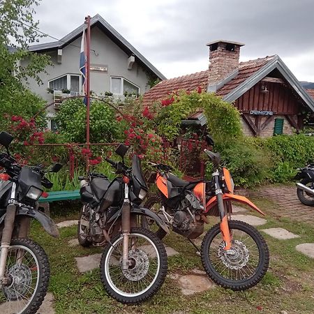 Apartment Ada Bed & Breakfast Gracac  ภายนอก รูปภาพ