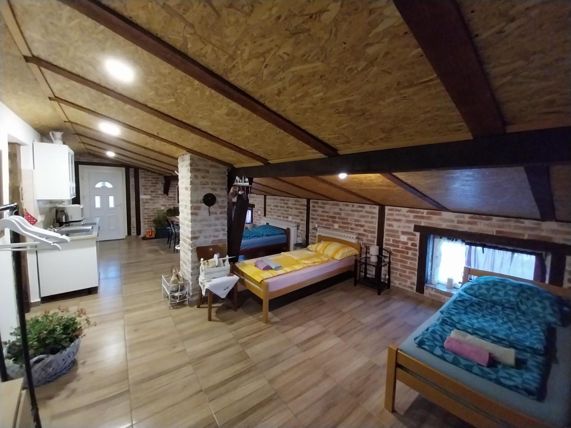 Apartment Ada Bed & Breakfast Gracac  ภายนอก รูปภาพ