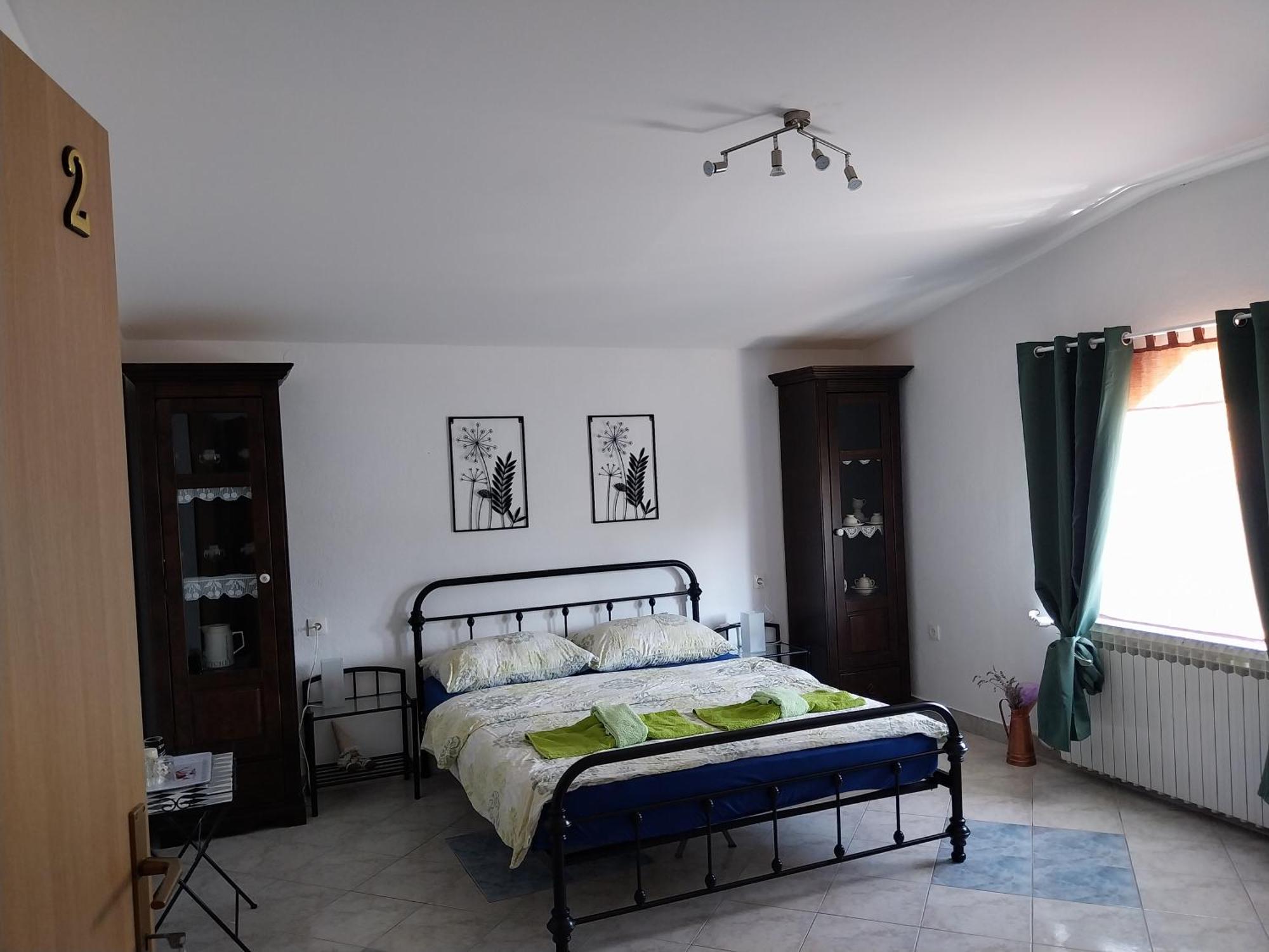 Apartment Ada Bed & Breakfast Gracac  ห้อง รูปภาพ