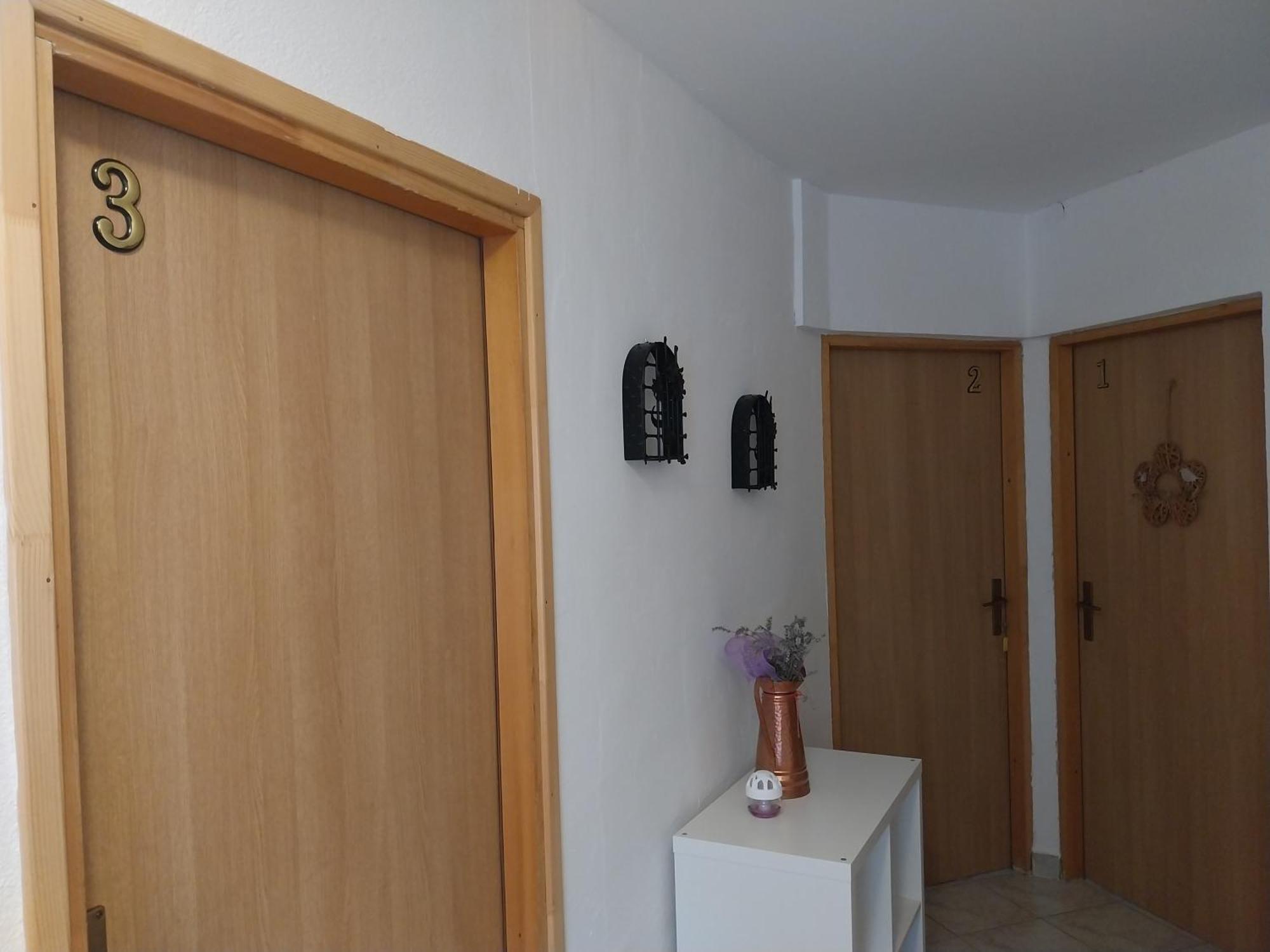 Apartment Ada Bed & Breakfast Gracac  ห้อง รูปภาพ
